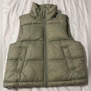 American Eagle Puffer Vest